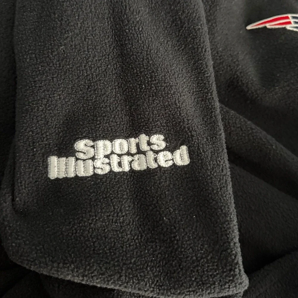 Sports Illustrated New England Patriots Mens Black Quarter Zip Fleece Pullover